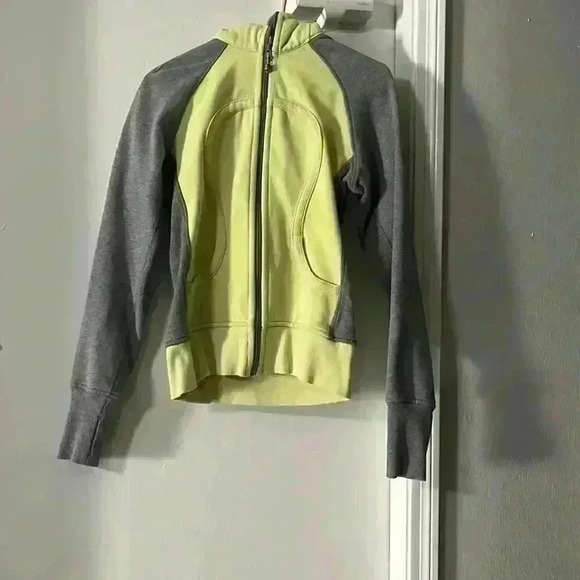 Lululemon woman sweater - Picture 1 of 7